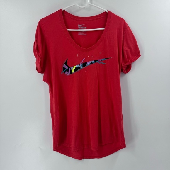 Nike Athletic Cut rounded Neck Shirt - Picture 2 of 6